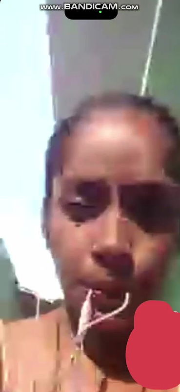 Slim married Tamil wife sharp boobs showing viral MMS   FSI Blog