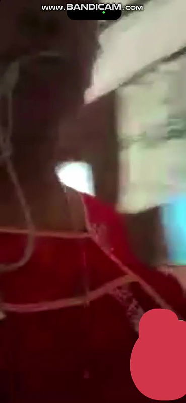 Slim married Tamil wife sharp boobs showing viral MMS   FSI Blog