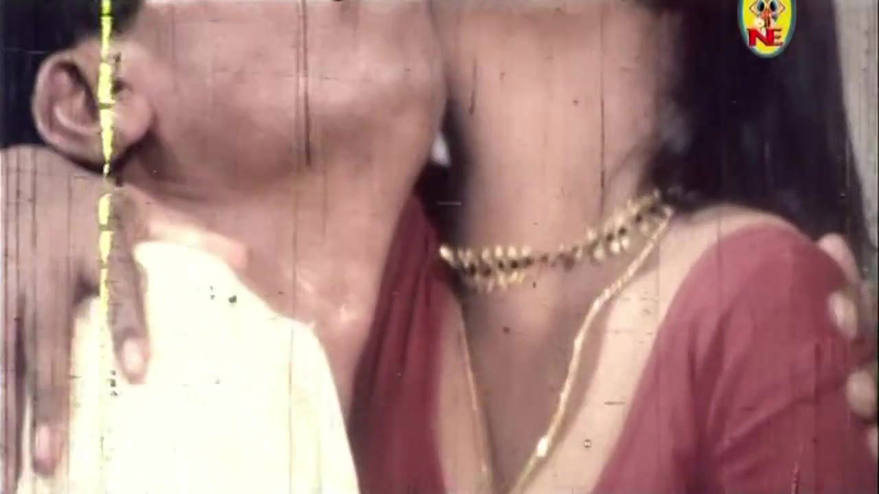 Kannada Unknown B Grade Actress Hot Clip