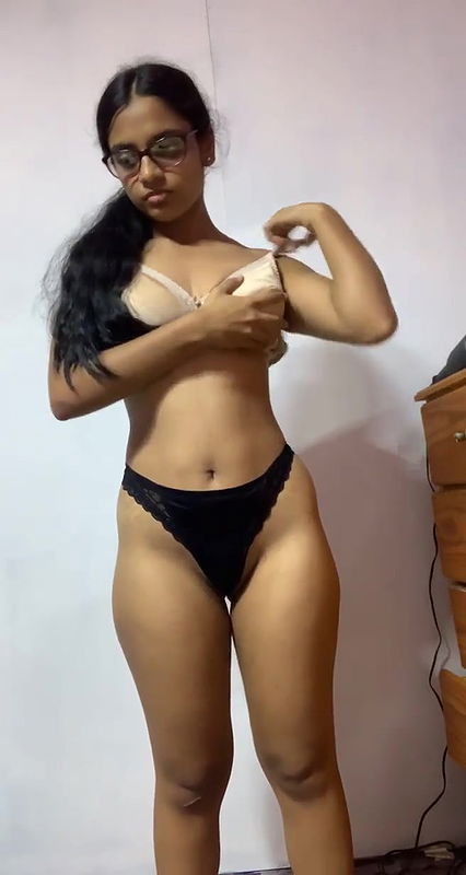 Glasses Horny Girl Nude Show Sucking Dick Riding 3