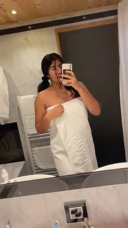 Hot paki young girlfriend living in uk many leaked nude teasing videos showing her big tits and fingering her wet pussy2