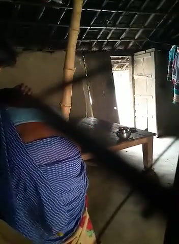 Darte Darte Gaon Ki Bhabhi Se Lund Chuswa Ke Kutiya Bana Ke Pela