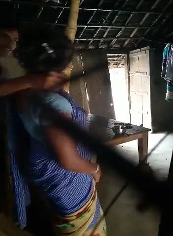 Darte Darte Gaon Ki Bhabhi Se Lund Chuswa Ke Kutiya Bana Ke Pela