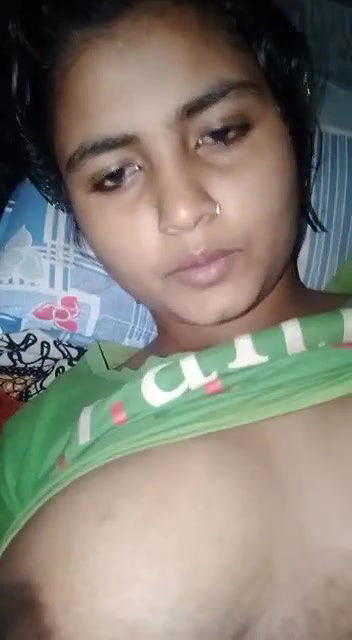 Busty Indian village girl exposing her naked body