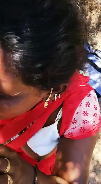 Telegu Randi sucking dick of her client outdoor