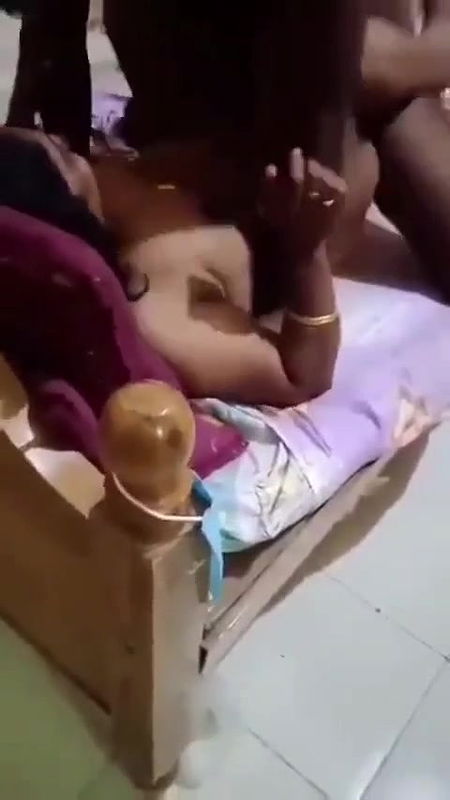 tamil wife share with his friend fucking
