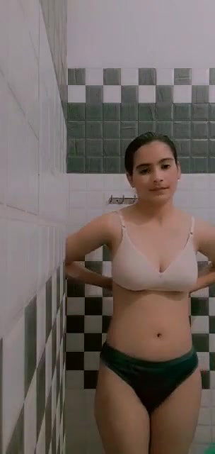 young girl nude show in bathroom