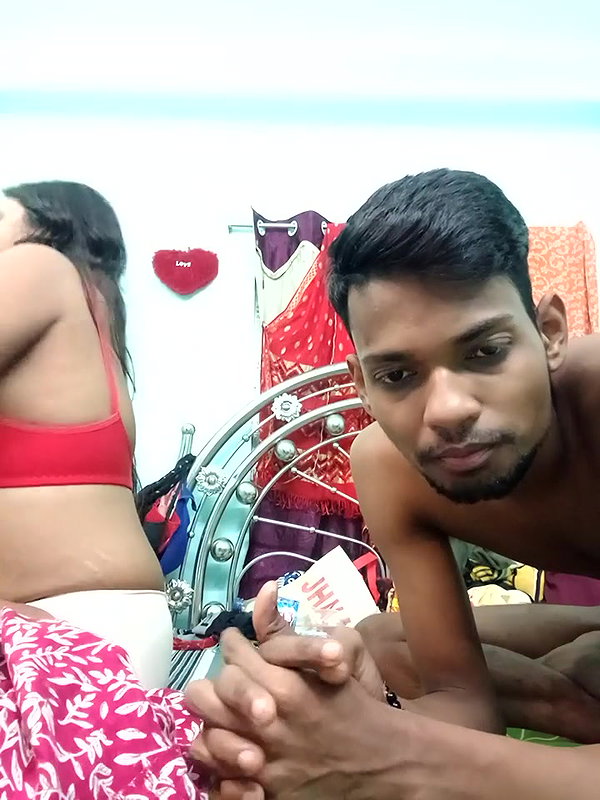 BF Sucking GF Boobs And Blowjob