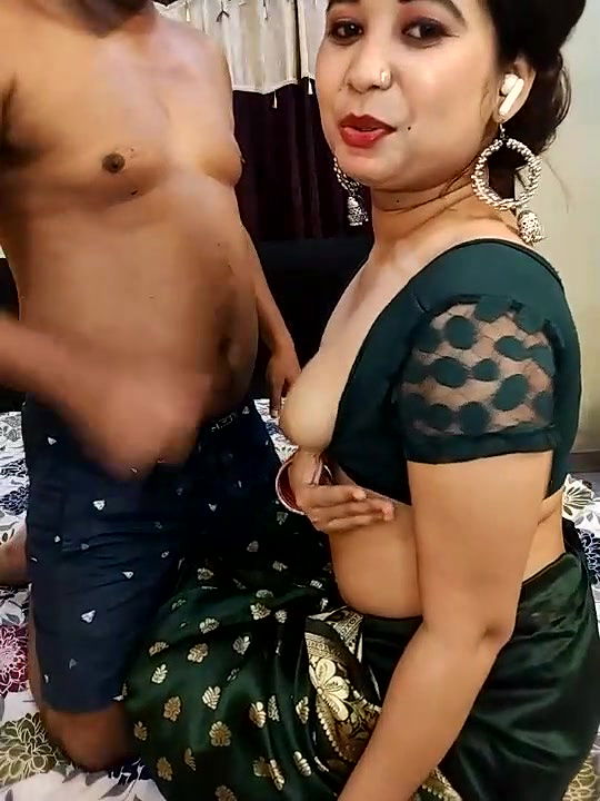 Husband Kissing Wife and Blowjob