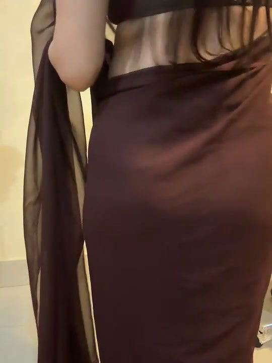 Cute Girl Ass Show in Doggy