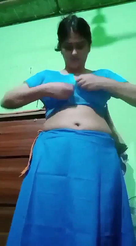 Married Big Boobs Horny Wife Showing Asshole