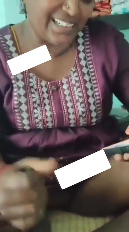 Tamil Aunty Pussy Showing Secret Lover