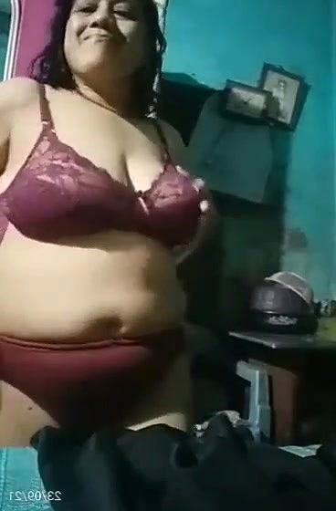 chubby aunty nude dance