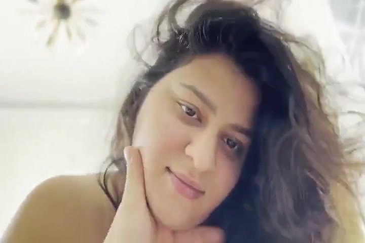 chubby ladki ne lund chuske mal nikali