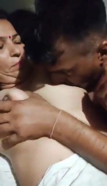 Mature Mummy Affair Young Office Colleague mp4 at Streamtape com