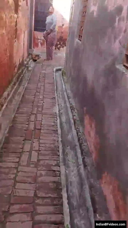 desi aunty getting ass fingered by stranger