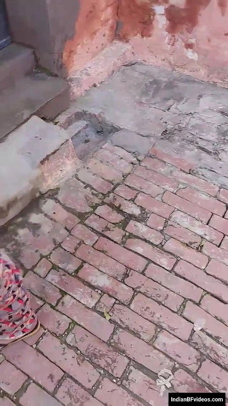 desi aunty getting ass fingered by stranger