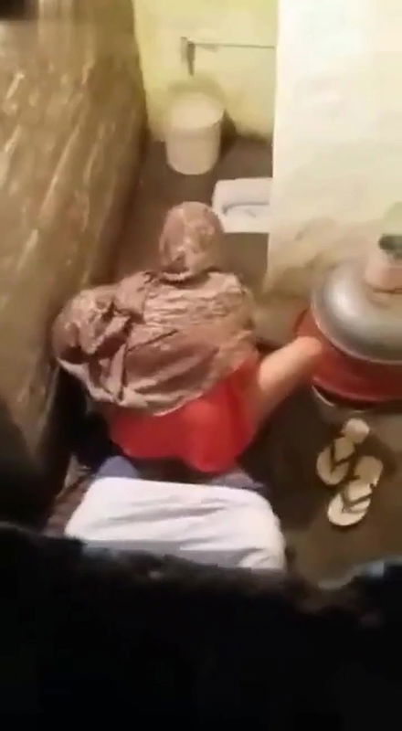 desi hijab muslim aunty riding in toilet