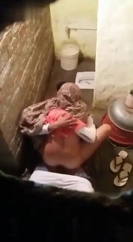 desi hijab muslim aunty riding in toilet