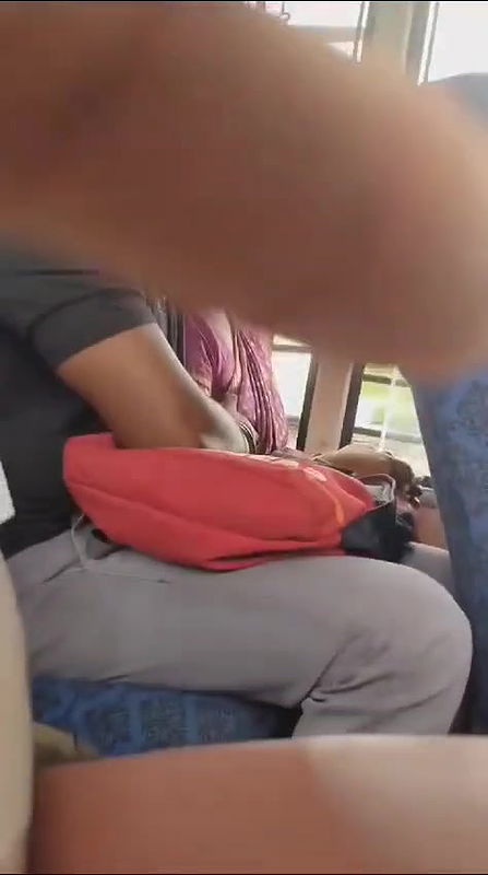 desi man grabing copassanger boobs in public bus