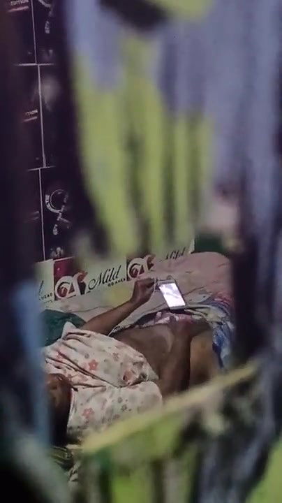 desi aunty caught rubbing pussy in VC