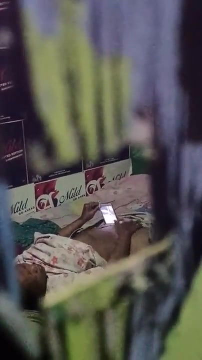 desi aunty caught rubbing pussy in VC