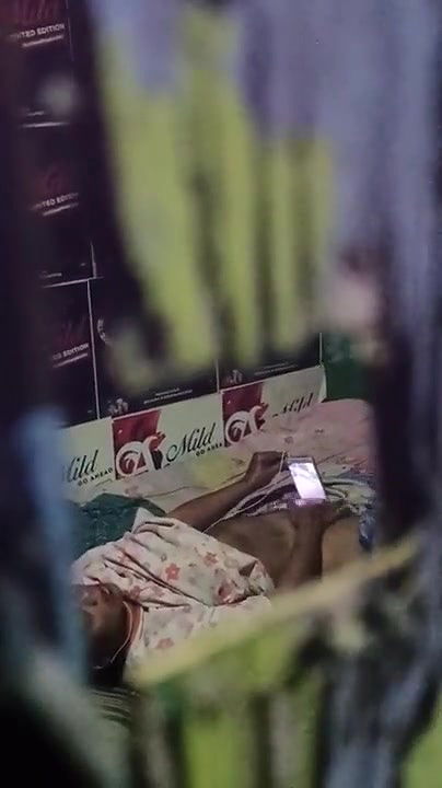 desi aunty caught rubbing pussy in VC