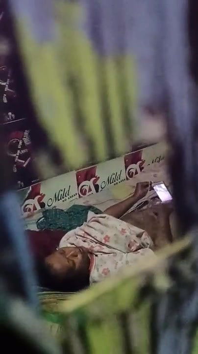 desi aunty caught rubbing pussy in VC