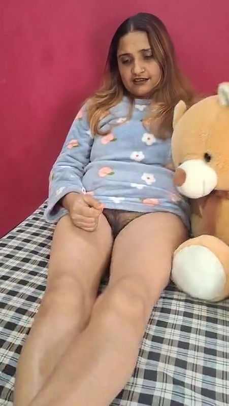 desi indian hairy pussy with teddy