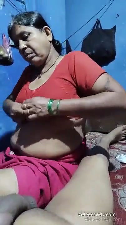 old aunty handjob and blowjob boobs show