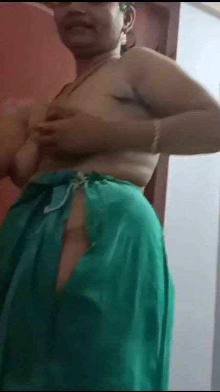 tamil aunty boobs nude record