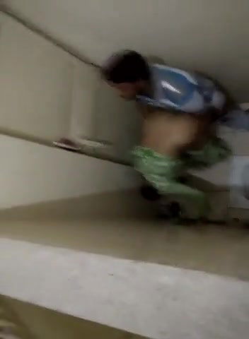 Puplic Toilet Me Sex Karte Hue Pakde Gaye