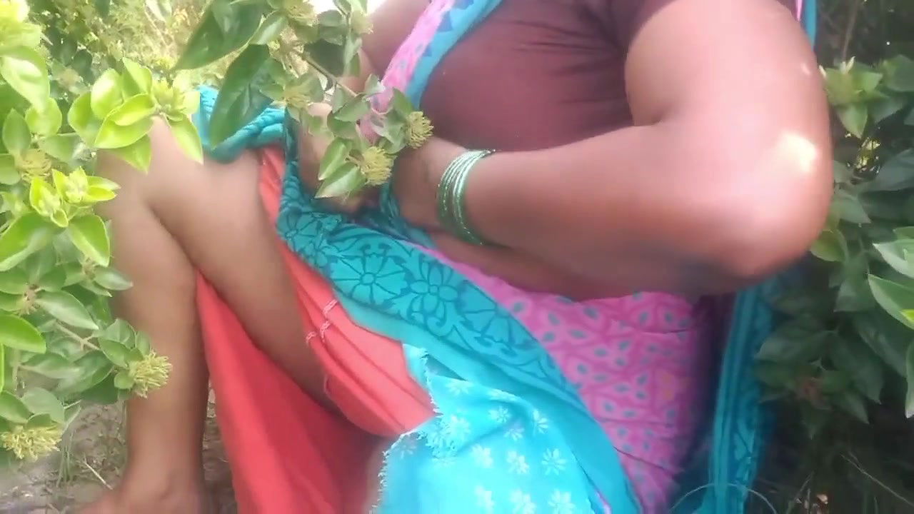 village aunty pussy fingering boobs press by lover