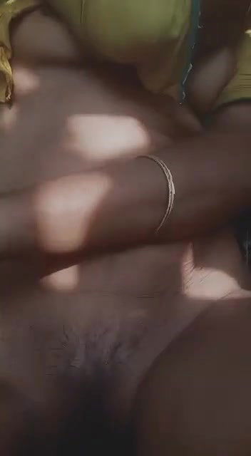 Dehati Desi Bhabhi fucked in jungle