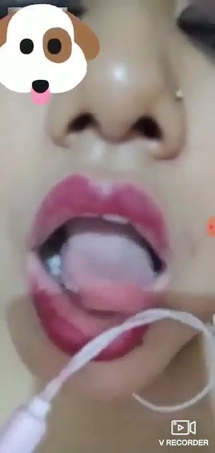 bhabhi fucking pussy with brinjal in cam show