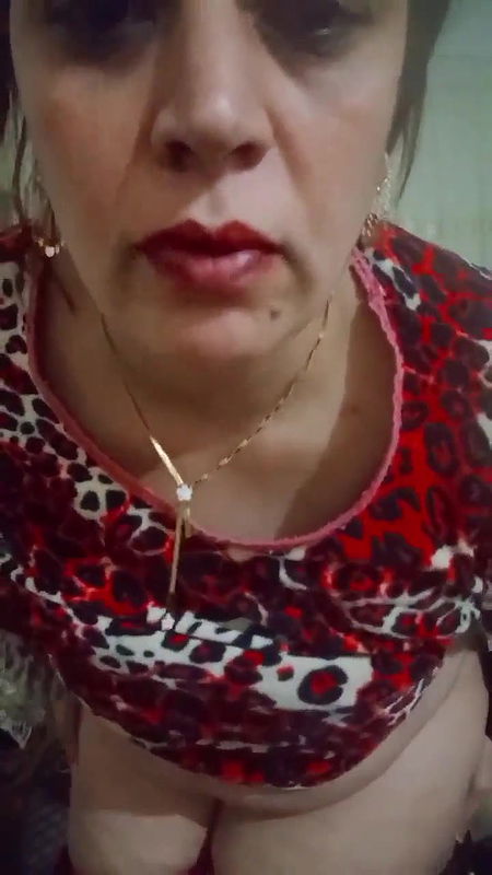 Beautiful Busty paki aunty Cheating her husband sending nude videos to young lover 1