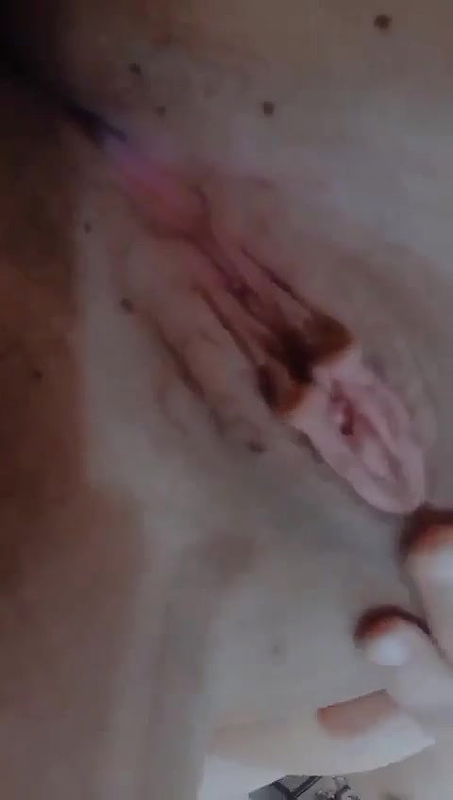 Beautiful Chubby paki milf exposes her sexy nude curvy body 1