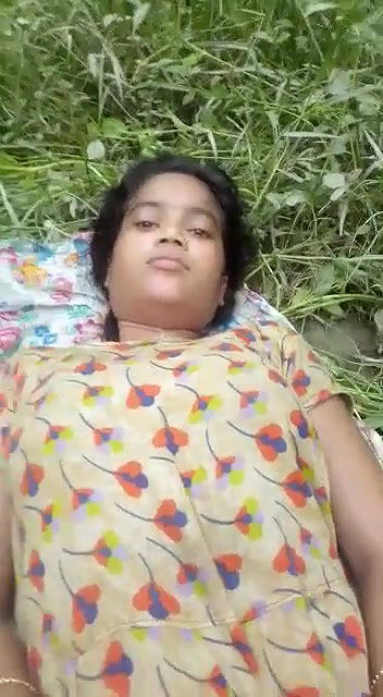 Khet Me Le Jake Desi Bur Ko Bade Lund Se Pela Bf Ne