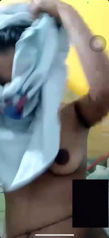 Lankan Slim Tamil Girl Showing