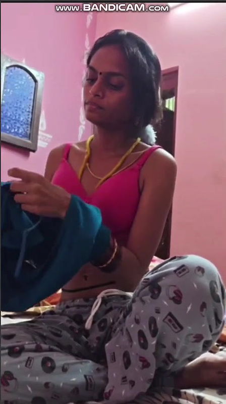 Newly Married Tamil Wife Nude Captured By Husband 2