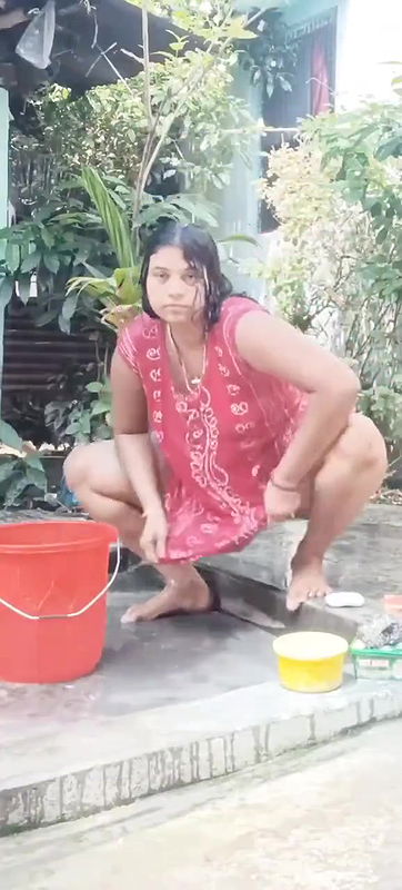 north indian aunty piss