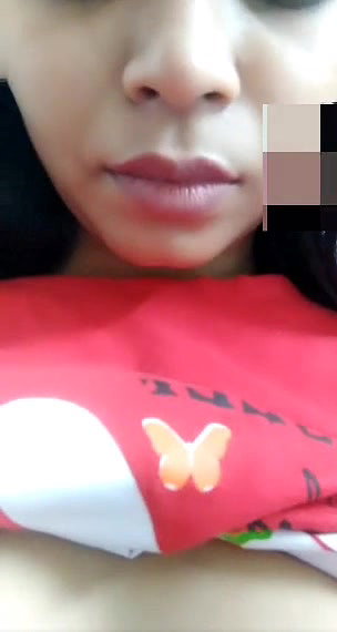 beautiful gorgeous indian bihari girl showing her cute boobs pussy to boyfriend in video calling