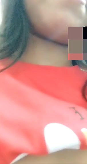 beautiful gorgeous indian bihari girl showing her cute boobs pussy to boyfriend in video calling