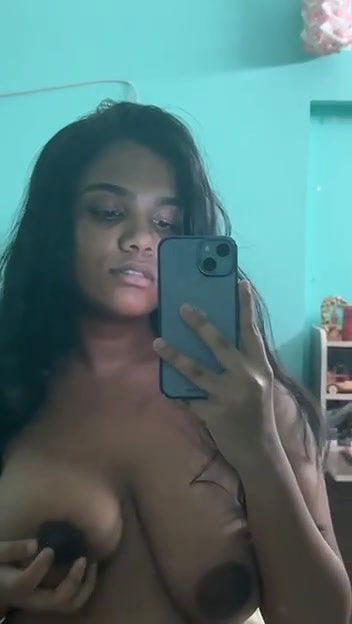 mirror selfie girlfriend boobs suck