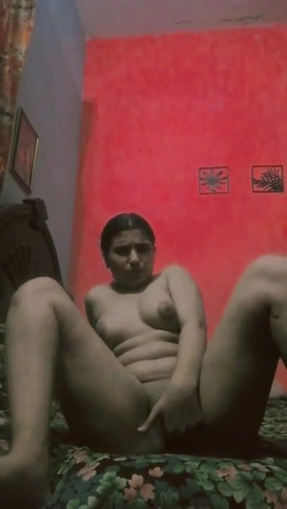 pakistani babe ayesha masturbating