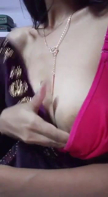 sexy slim horny tamil girl boobs show