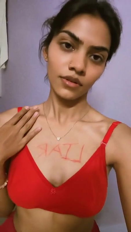 sexy slim horny tamil girl red bra
