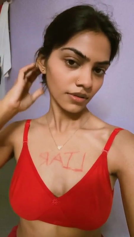 sexy slim horny tamil girl red bra
