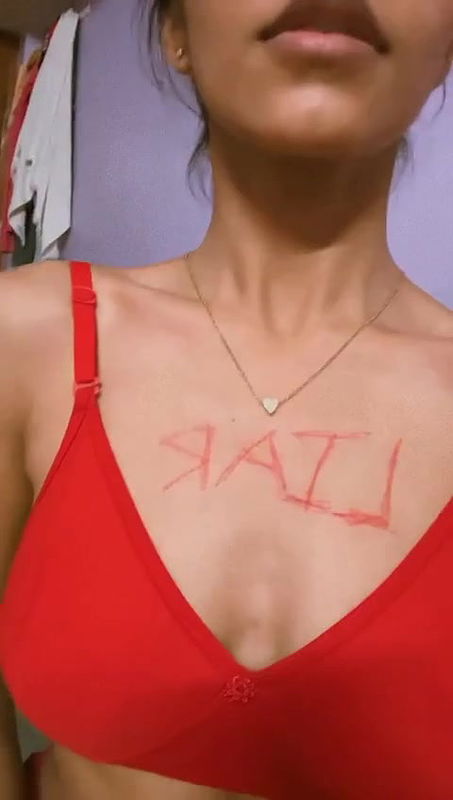 sexy slim horny tamil girl red bra