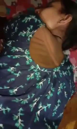 Desi Bhavi Ka Nighty Utha Kar Uska Gaand Maar Diya Bhavi Ko Bahut Mazza Aa Raha Tha